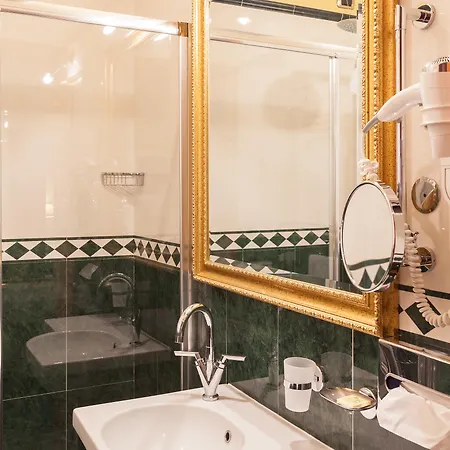 Hotel Manfredi In Roma