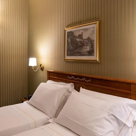 مانفريدي سويت إن فندق