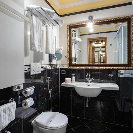 Manfredi In Hotel Rome